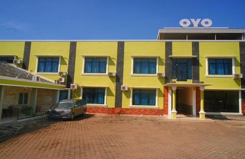 Palembang Hotel | OYO 182 Nugraha Residence