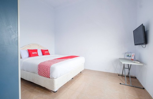 Makassar Hotel | OYO 1906 Zhafira Guest House Syariah