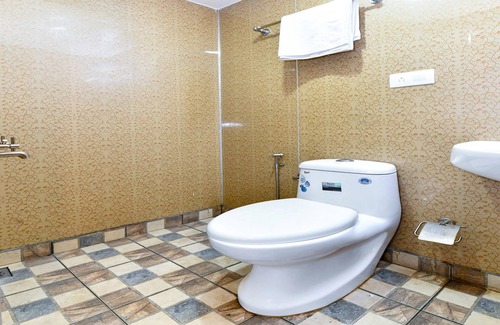 Ambalapuzha Hotel | OYO 22272 Houseboat Anugraha 8 Bhk