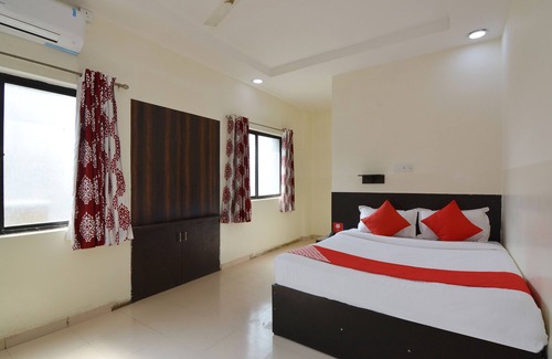 Wagholi Hotel | OYO 23697 Hotel Krishna Palace