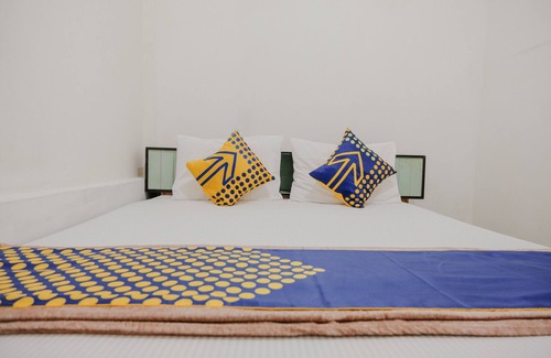 Blitar Hotel | OYO 2417 Melati Residence