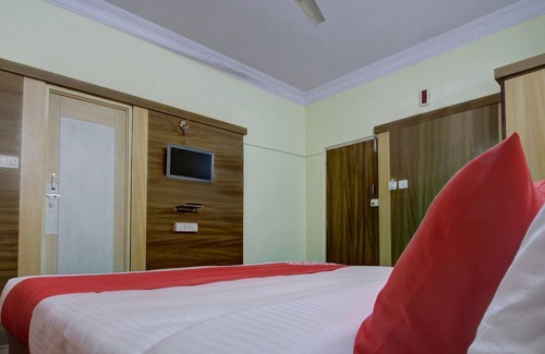 Jayanagar Hotel | OYO 24259 Hotel Blue Inn