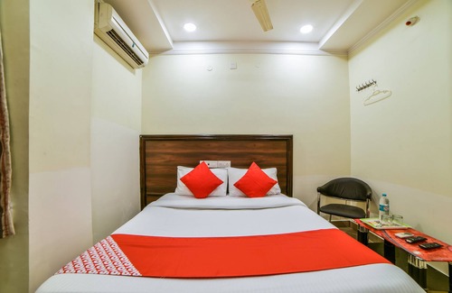 Khammam Hotel | OYO 24288 Surya Teja Residency