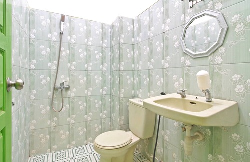 Natar Hotel | OYO 2596 Homestay Hj. Suharti