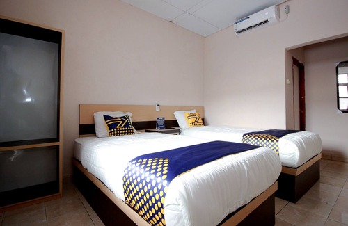 Bengkulu Hotel | OYO 2647 Anissa Guest House