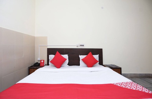Cuttack Hotel | OYO 26808 Shree Ram Residency