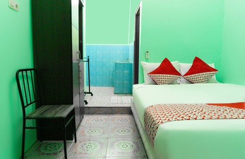 Makassar Hotel | OYO 3095 Semarapura Homestay