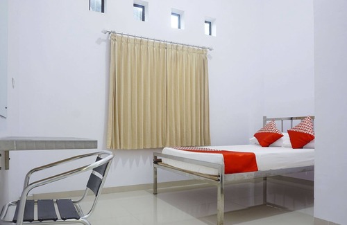 Makassar Hotel | OYO 3123 Orchid Homestay Syariah