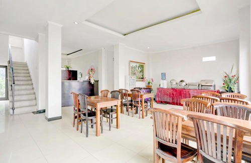 Cokroaminto Hotel | OYO 3156 Hotel Warta Dua