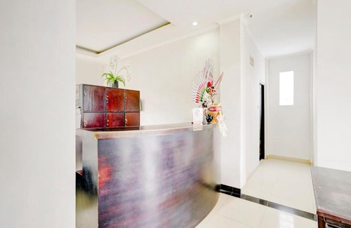 Cokroaminto Hotel | OYO 3156 Hotel Warta Dua