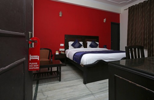 Gurugram Hotel | OYO 3251 Royal Inn