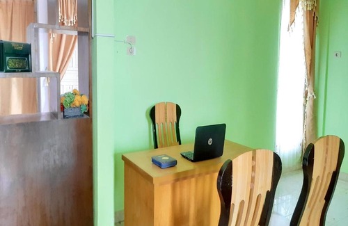 Padang Hotel | OYO 3407 Yasmin Residence Syariah