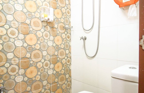 Nonthaburi Hotel | OYO 349 Aroonrung House