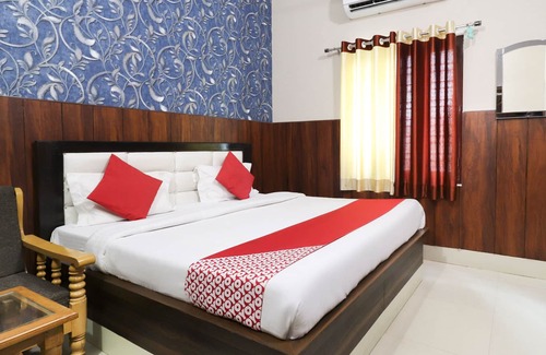 Roorkee Hotel | OYO 35382 Hotel Moon Light
