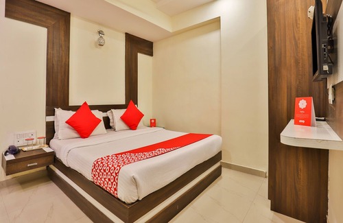 Thaltej Hotel | OYO 3649 Hotel Sree Balaji Residency