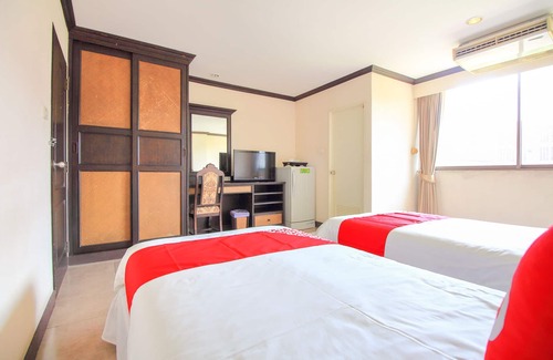 Racha Thewa Hotel | OYO 383 White Inn Hotel