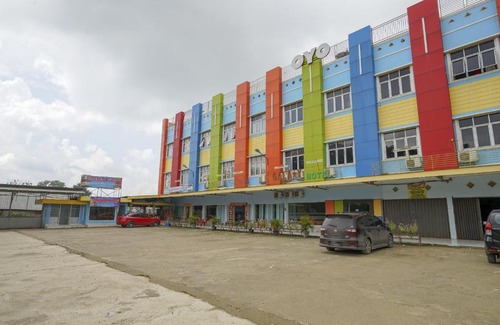 Palembang Hotel | OYO 427 Hotel Galaxy