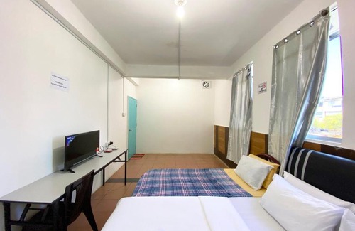 Lahad Datu Hotel | OYO 44112 Darvel Bay Travelodge