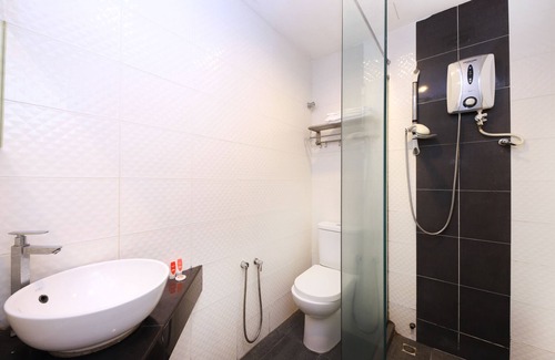 Central Seberang Perai Hotel | OYO 442 Marvelton Hotel