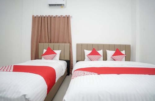 Sukarami Hotel | OYO 443 Hotel Barlian