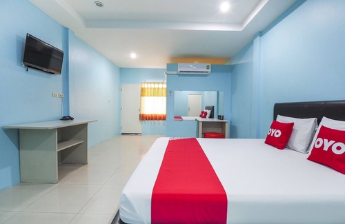 Bang Pla Soi Hotel | OYO 622 Sixsense Hotel