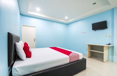 Bang Pla Soi Hotel | OYO 622 Sixsense Hotel