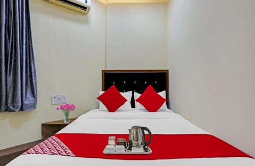 Malad East Hotel | OYO 70191 Hotel Crown