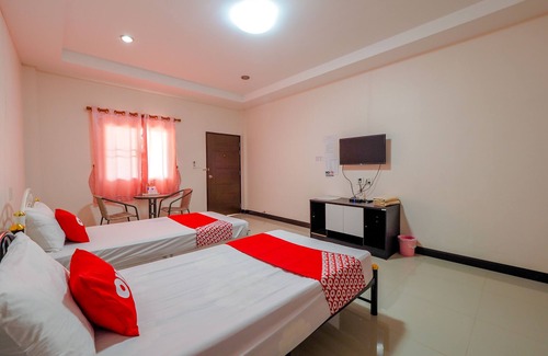 Dan Makham Tia Hotel | OYO 75339 Full Frame Resort