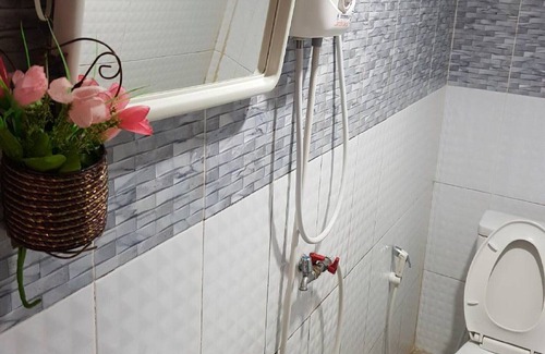 Tha Yang Hotel | OYO 75352 Hotel Family House And Resort Phetchaburi