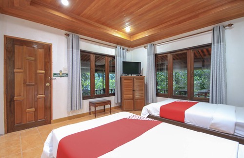 Lan Saka Hotel | OYO 75353 Loy Chalet Resort