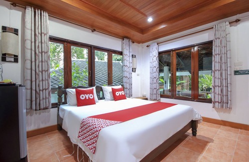 Lan Saka Hotel | OYO 75353 Loy Chalet Resort