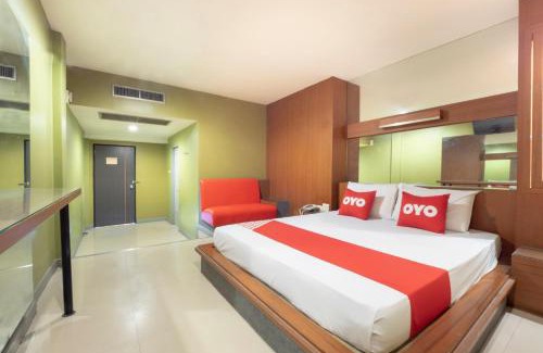 Chonburi Hotel | OYO 75382 Chonburi Hotel