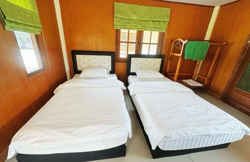 Nakhon Nayok Hotel | OYO 75497 Uncle Odd Talay View Resort