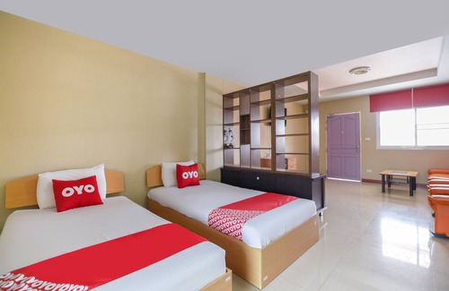 Nakhon Chai Si Hotel | OYO 762 Chompoo