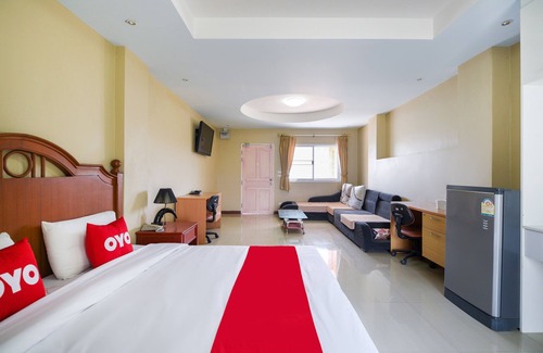 Nakhon Chai Si Hotel | OYO 762 Chompoo