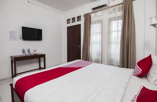 Pematangsiantar Hotel | OYO 796 Penginapan Fergael