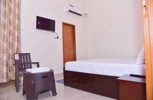 Pataudi Hotel | OYO 81254 Hotel Samrat