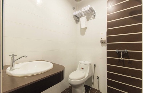Taman Teratai Hotel | OYO 837 Hotel Bei King