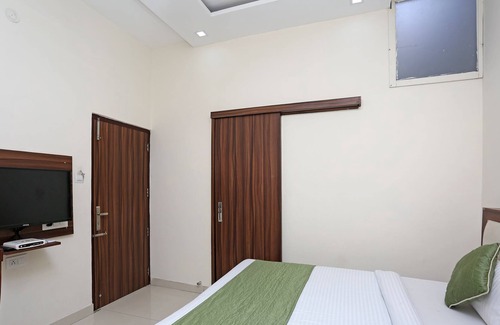 Patiala Hotel | OYO 8590 Hotel Sea