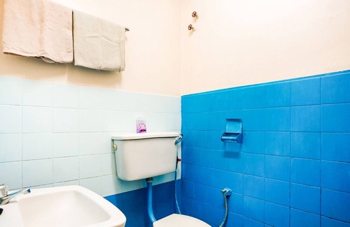 Kampung Air Hotel | OYO 89625 Bilton Inn