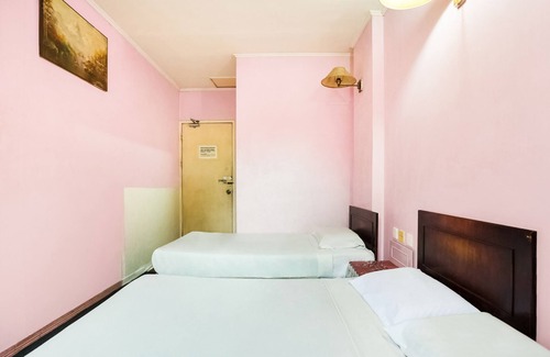 Kampung Air Hotel | OYO 89625 Bilton Inn