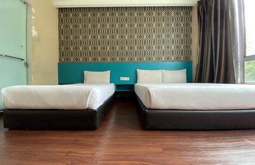 Ayer Hitam Hotel | OYO 89752 7 Days Express Hotel
