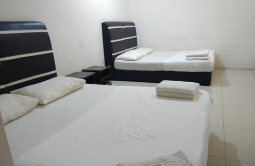 Bota Hotel | OYO 89792 Hamriz Hotel
