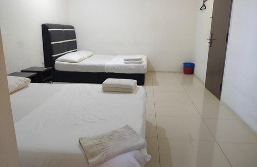 Bota Hotel | OYO 89792 Hamriz Hotel