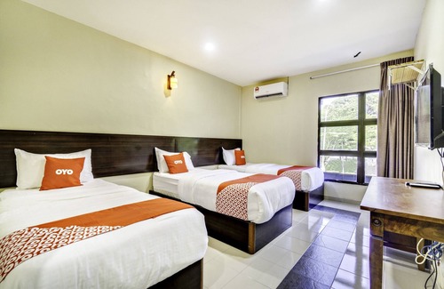 Taman Teratai Hotel | OYO 89960 Manjung Inn Hotel