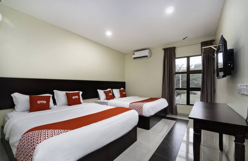 Taman Teratai Hotel | OYO 89960 Manjung Inn Hotel