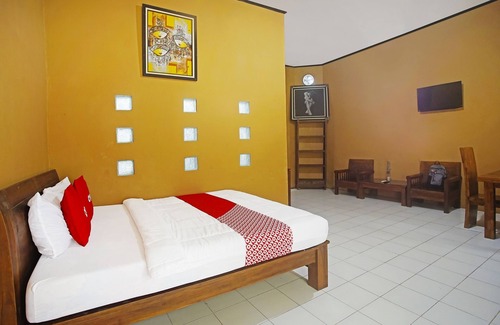 Kalianda Hotel | OYO 90229 Fidel Caestro Homestay