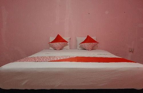 Bengkulu Hotel | OYO 90555 Vina Pavilion