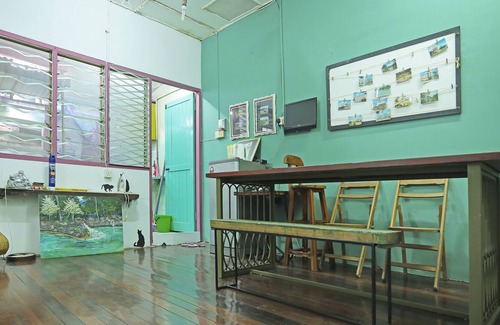 Kampung Lintang House | OYO 90571 Red Door Homestay