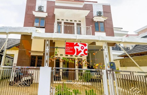 Palembang Hotel | OYO 90595 Ferezsa Kost Syariah